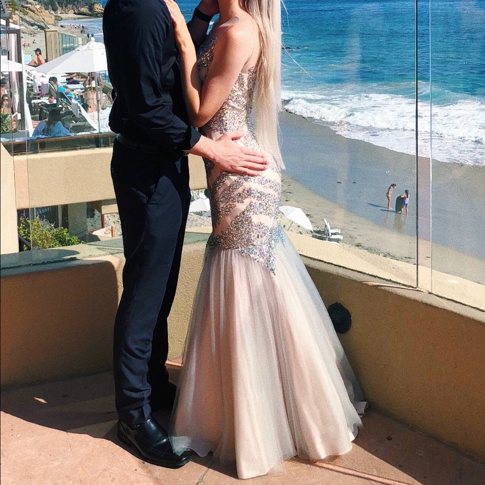 TERANI COUTURE PROM DRESS - Picture 2 of 5